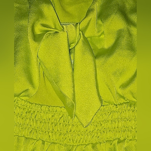 Torrid Size 2X Women's Neon Lime Green/Yellow Satin Wrap Top with Tie Back NWT - Picture 7 of 11